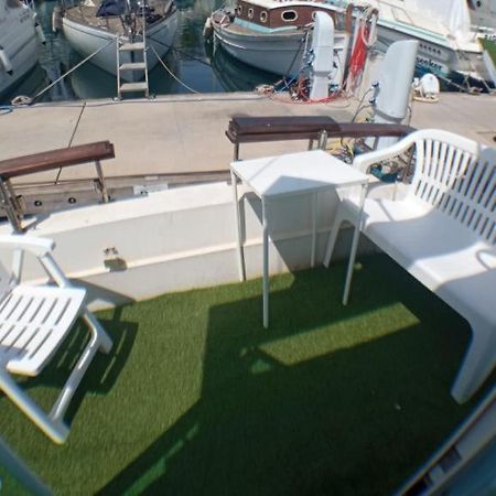 Encantador Barco En Barcelona San Adrián de Besós Zewnętrze zdjęcie