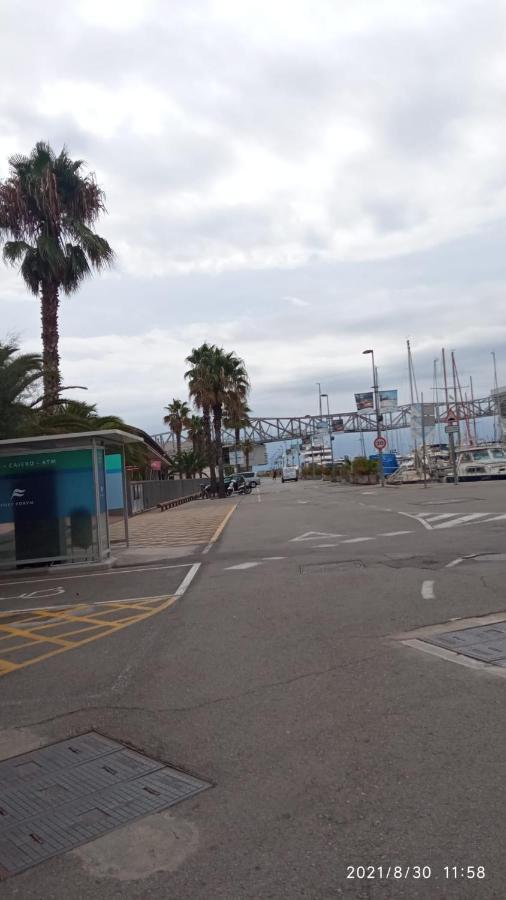 Encantador Barco En Barcelona San Adrián de Besós Zewnętrze zdjęcie