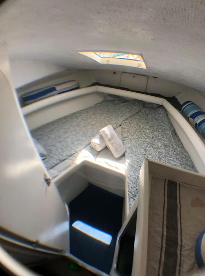 Encantador Barco En Barcelona San Adrián de Besós Zewnętrze zdjęcie
