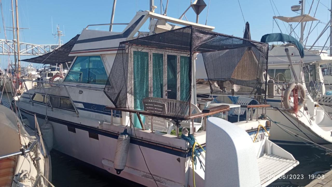 Encantador Barco En Barcelona San Adrián de Besós Zewnętrze zdjęcie